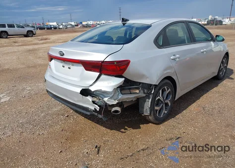 2021 Kia Forte Lxs из США, поврежденный, VIN 3KPF24ADXME399073